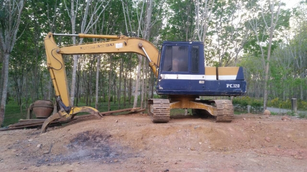 KOMATSU PC 120-3