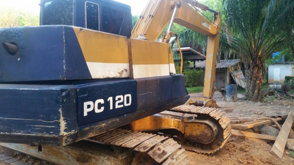 KOMATSU PC 120-3