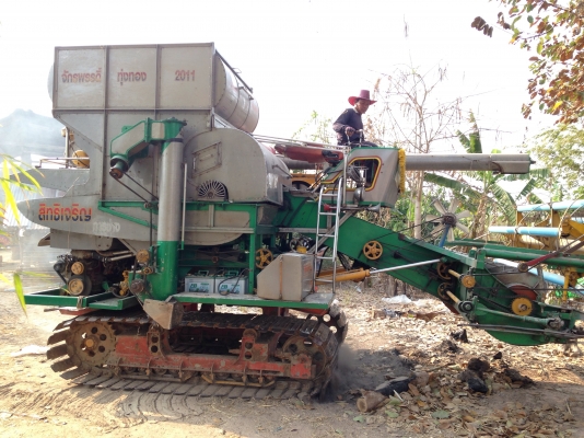 ขายรถเกี่ยวสิทธิเจริญการช่าง มือเดียว ใช้งานมา 4 ปี ไม่ถึง 2 พันไร่ ปากคอ สวย ขายรถเกี่ยวสิทธิเจริญการช่าง มือเดียว ใช้งานมา 4 ปี ไม่ถึง 2 พันไร่ ปากคอ สวย