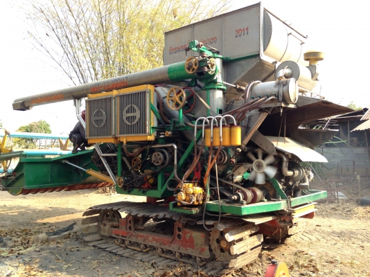 ขายรถเกี่ยวสิทธิเจริญการช่าง มือเดียว ใช้งานมา 4 ปี ไม่ถึง 2 พันไร่ ปากคอ สวย ขายรถเกี่ยวสิทธิเจริญการช่าง มือเดียว ใช้งานมา 4 ปี ไม่ถึง 2 พันไร่ ปากคอ สวย