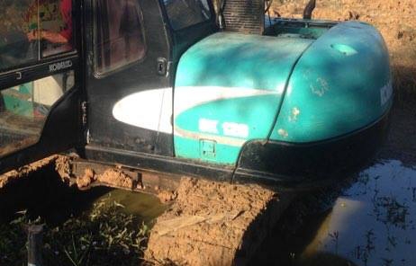 **680,000 บ.ต่อรอง/// แบคโฮ KOBELCO SK100 MARK V(5) Super ไฟครบ อินวอย **ขาย KOBELCO MARK-5 SK100 ซุปเปอร์ แบคโฮ100 สภาพดี พร้อมใช้งาน เอกสารอินวอย HYD.EXCAVATOR KOBELCO SK100 MARK V(5) SUPER ไฟฟ้าครบ เครื่องเดิม ปั้มเดิม ครับ เครื่อง ISUZU 4BG1-4สูบ 78HP **680,000 บ.ต่อรอง/// แบคโฮ KOBELCO SK100 MARK V(5) Super ไฟครบ อินวอย **ขาย KOBELCO MARK-5 SK100 ซุปเปอร์ แบคโฮ100 สภาพดี พร้อมใช้งาน เอกสารอินวอย HYD.EXCAVATOR KOBELCO SK100 MARK V(5) SUPER ไฟฟ้าครบ เครื่องเดิม ปั้มเดิม ครับ เครื่อง ISUZU 4BG1-4สูบ 78HP