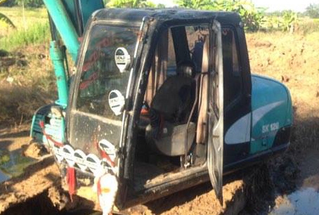 **680,000 บ.ต่อรอง/// แบคโฮ KOBELCO SK100 MARK V(5) Super ไฟครบ อินวอย **ขาย KOBELCO MARK-5 SK100 ซุปเปอร์ แบคโฮ100 สภาพดี พร้อมใช้งาน เอกสารอินวอย HYD.EXCAVATOR KOBELCO SK100 MARK V(5) SUPER ไฟฟ้าครบ เครื่องเดิม ปั้มเดิม ครับ เครื่อง ISUZU 4BG1-4สูบ 78HP **680,000 บ.ต่อรอง/// แบคโฮ KOBELCO SK100 MARK V(5) Super ไฟครบ อินวอย **ขาย KOBELCO MARK-5 SK100 ซุปเปอร์ แบคโฮ100 สภาพดี พร้อมใช้งาน เอกสารอินวอย HYD.EXCAVATOR KOBELCO SK100 MARK V(5) SUPER ไฟฟ้าครบ เครื่องเดิม ปั้มเดิม ครับ เครื่อง ISUZU 4BG1-4สูบ 78HP