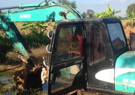 **680,000 บ.ต่อรอง/// แบคโฮ KOBELCO SK100 MARK V(5) Super ไฟครบ อินวอย **ขาย KOBELCO MARK-5 SK100 ซุปเปอร์ แบคโฮ100 สภาพดี พร้อมใช้งาน เอกสารอินวอย HYD.EXCAVATOR KOBELCO SK100 MARK V(5) SUPER ไฟฟ้าครบ เครื่องเดิม ปั้มเดิม ครับ เครื่อง ISUZU 4BG1-4สูบ 78HP **680,000 บ.ต่อรอง/// แบคโฮ KOBELCO SK100 MARK V(5) Super ไฟครบ อินวอย **ขาย KOBELCO MARK-5 SK100 ซุปเปอร์ แบคโฮ100 สภาพดี พร้อมใช้งาน เอกสารอินวอย HYD.EXCAVATOR KOBELCO SK100 MARK V(5) SUPER ไฟฟ้าครบ เครื่องเดิม ปั้มเดิม ครับ เครื่อง ISUZU 4BG1-4สูบ 78HP