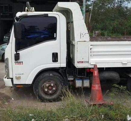 หกล้อ อีซูซุ NMR 130ปี54 ดั้มสามมิต สภาพดีเดิมๆสวยพร้อมใช้งาน ทะเบียนพร้อมโอน ราคา 695,000บ ครับ