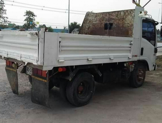 หกล้อ อีซูซุ NMR 130ปี54 ดั้มสามมิต สภาพดีเดิมๆสวยพร้อมใช้งาน ทะเบียนพร้อมโอน ราคา 695,000บ ครับ