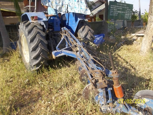 ขายด่วน  330000 บาทฟอร์ด 6600 เสื้อลาย ทะเบียนพร้อมครับ