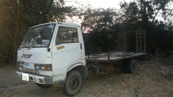 ขออนุญาติขาย 6ล้อเทนเลอหาปลาเครื่อง wo4d117  แรงหางเทนเลอยังไม่ลงเล่มเล่มพร้อมโอนรถพร้อมใช้ ราคา 230000  สนใจติดต่อ  ช่างดำ  0853224877-0988930465