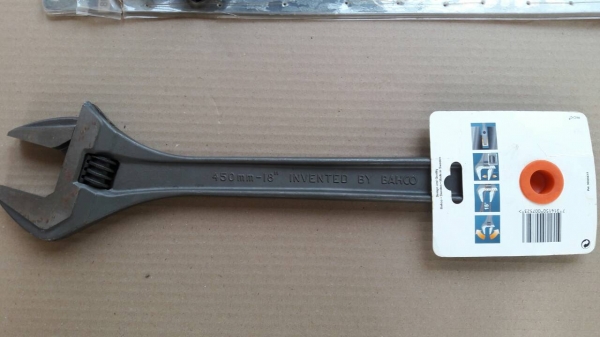ขายประแจเลื่อน BAHCO 18" MADE IN SWEDEN.งานใหม่เก่าเก็บ