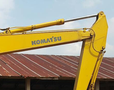 แบคโฮ KOMATSU PC200-6 เล่มทะเบียน **ขาย KOMATSU PC200-6 แบคโฮสวยๆ มีเล่มทะเบียน HYD.EXCAVATOR KOMATSU PC200-6 Original Japan Model S/N(ซีเรียล) 93022 ไฟฟ้าครบ ปั้มเดิม เครื่องวางใหม่ (ยังไม่ลงเล่ม) เครื่องCUMMINS(PC200-7)-6สูบ แน่น แ