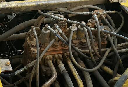 แบคโฮ KOMATSU PC200-6 เล่มทะเบียน **ขาย KOMATSU PC200-6 แบคโฮสวยๆ มีเล่มทะเบียน HYD.EXCAVATOR KOMATSU PC200-6 Original Japan Model S/N(ซีเรียล) 93022 ไฟฟ้าครบ ปั้มเดิม เครื่องวางใหม่ (ยังไม่ลงเล่ม) เครื่องCUMMINS(PC200-7)-6สูบ แน่น แ