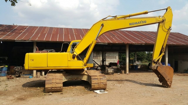 แบคโฮ KOMATSU PC200-6 เล่มทะเบียน **ขาย KOMATSU PC200-6 แบคโฮสวยๆ มีเล่มทะเบียน HYD.EXCAVATOR KOMATSU PC200-6 Original Japan Model S/N(ซีเรียล) 93022 ไฟฟ้าครบ ปั้มเดิม เครื่องวางใหม่ (ยังไม่ลงเล่ม) เครื่องCUMMINS(PC200-7)-6สูบ แน่น แ