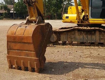 แบคโฮ KOMATSU PC200-6 เล่มทะเบียน **ขาย KOMATSU PC200-6 แบคโฮสวยๆ มีเล่มทะเบียน HYD.EXCAVATOR KOMATSU PC200-6 Original Japan Model S/N(ซีเรียล) 93022 ไฟฟ้าครบ ปั้มเดิม เครื่องวางใหม่ (ยังไม่ลงเล่ม) เครื่องCUMMINS(PC200-7)-6สูบ แน่น แ