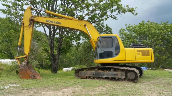 แบคโฮ KOMATSU PC200-6 เล่มทะเบียน **ขาย KOMATSU PC200-6 แบคโฮสวยๆ มีเล่มทะเบียน HYD.EXCAVATOR KOMATSU PC200-6 Original Japan Model S/N(ซีเรียล) 93022 ไฟฟ้าครบ ปั้มเดิม เครื่องวางใหม่ (ยังไม่ลงเล่ม) เครื่องCUMMINS(PC200-7)-6สูบ แน่น แ