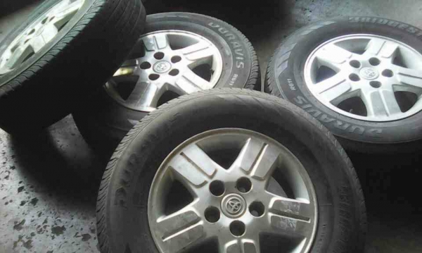 แม๊กวีโก้ ขอบ15พร้อมยางBRIDGESTONE 215/70R15 ชุด 4 ล้อ tel.081-427-3941 ไอดีไลน์ 0814273941 แม๊กวีโก้ ขอบ15พร้อมยางBRIDGESTONE 215/70R15 ชุด 4 ล้อ tel.081-427-3941 ไอดีไลน์ 0814273941