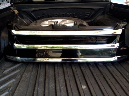 ขายกระจังแต่งรถตู้ กระจัง3ชั้น ปี 2015 ของใหม่