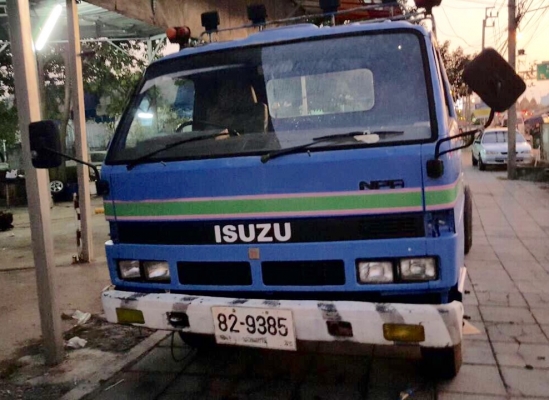 ขายถูกรถบรรทุก6ล้อกลางพร้อมใช้งานเอกสารครบพร้อมโอน