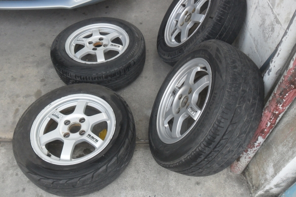 TE37 ขอบ14นิ้ว4รุ100 พร้อมยาง สวยๆ 4 ล้อ ราคา 5800 บาท