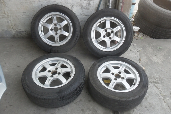 TE37 ขอบ14นิ้ว4รุ100 พร้อมยาง สวยๆ 4 ล้อ ราคา 5800 บาท