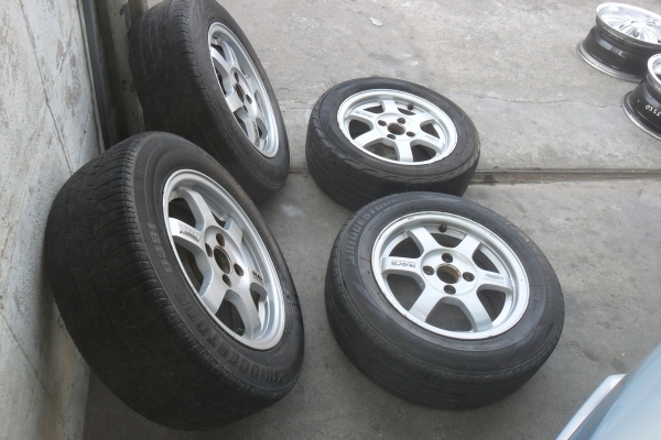 TE37 ขอบ14นิ้ว4รุ100 พร้อมยาง สวยๆ 4 ล้อ ราคา 5800 บาท