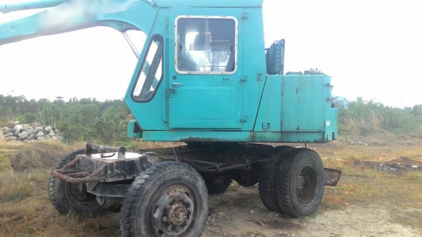 รถแบคโฮ KOMATSU  PC 60 - 2.    สนใจติดต่อ  081 - 6079515