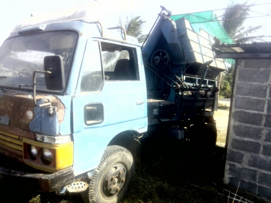 ขายรถหกล้อ เครื่อง HINO EH700 168 แรงม้า พร้อมตู้สีข้าวไทเส็ง 6 ฟุตจัมโบ้ ถูกๆครับ