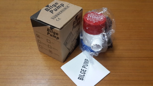 ขายBILGE PUMP 12Vขนาด 1100GPH ของใหม่เก่าเก็บ