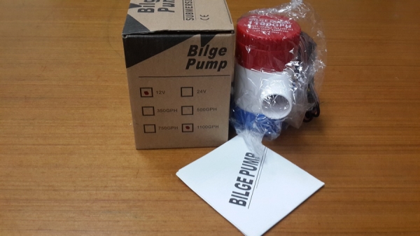 ขายBILGE PUMP 12Vขนาด 1100GPH ของใหม่เก่าเก็บ
