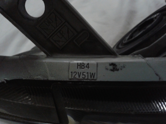 ขายไฟหน้า TOYOTA ของแท้ (ขอบคุณทีมงาน t-2h)