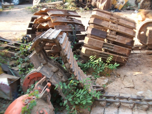 ขายโซ่แม็คโคร โกเบลโก้ 200-5 เส้นละ 15,000 บาท และมีโซ่ 120-1-2-3 โคมัตสุ และโกเบลโก้ 120 ขายโซ่แม็คโคร โกเบลโก้ 200-5 เส้นละ 15,000 บาท และมีโซ่ 120-1-2-3 โคมัตสุ และโกเบลโก้ 120