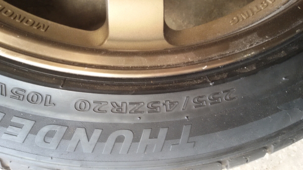 ขายแม็คพร้อมยางครบชุด6รู ปิคอัพยางปี2014สีเดิม