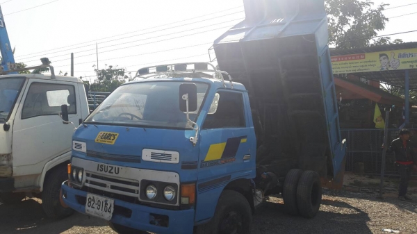 ขาย6ล้อดั้มพ์ ISUZU KS เครื่องดี 110แรง พ.พาวเวร์ ล้อหลัง6น็อต เครื่องดี เกียร์สั้น พร้อมใช้ เอกสารพร้อมโอน ขนาดกระบะ4 คิวน์ ดูรถที่ อ.ประทาย จ.นครราชสีมา โทร.0857698049 0887115178 ID LINE ps5599 (ราคา265000บาท)