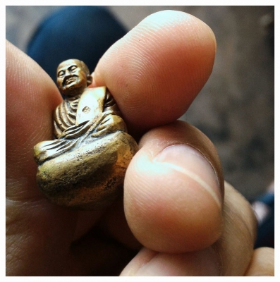 สมเด็จโต ลอยองค์ เบ้าทุบ ตอกโค๊ดดอก ดูง่ายเก่าสวยครับ