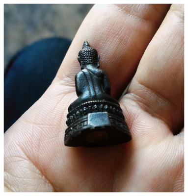 กริ่งพระเจ้าใหญ่องค์ตื้อ อ.เขมราฐ จ.อุบลราชธานี เก่าแท้ตลอดชาติ ฐานอุดโค๊ด งามมากๆ