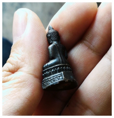 กริ่งพระเจ้าใหญ่องค์ตื้อ อ.เขมราฐ จ.อุบลราชธานี เก่าแท้ตลอดชาติ ฐานอุดโค๊ด งามมากๆ