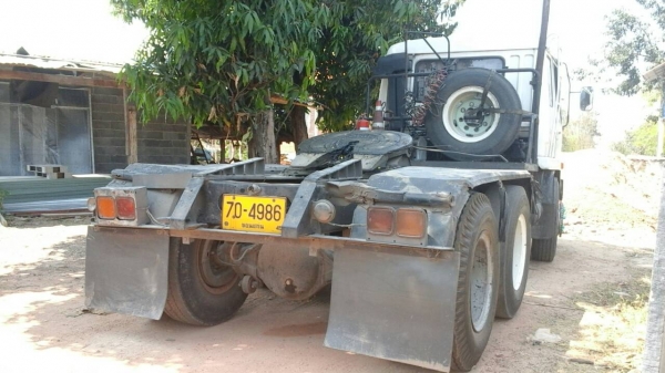 ขายหลงหัวลากหัวหางถูกๆครับสองเพลา220แรงม้าขายกันถูกๆ  0811838154