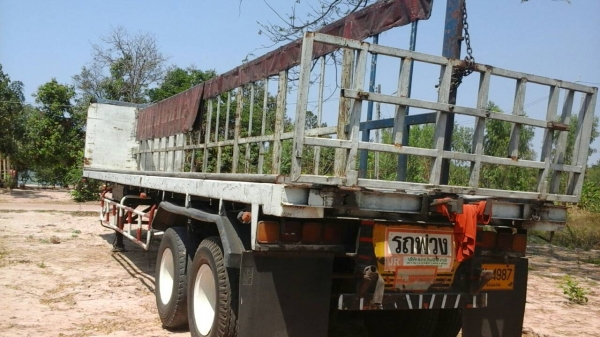 ขายหลงหัวลากหัวหางถูกๆครับสองเพลา220แรงม้าขายกันถูกๆ  0811838154