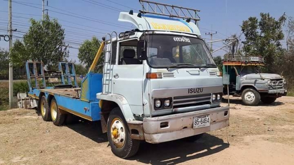 ขายรถ10ล้อ เทรลเลอร์ เครื่อง165แรง รถสวย สภาพดี พร้อมใช้งาน เอกสารพร้อมโอน สนใจโทร 090-8588220คุณนะ 093-3258446คุณบิว หรือเข้าดูสินค้าอื่นๆได้ที่ www.truck.in.th/498 หรือเพจFacebook ณรงค์ ซื้อขายรถมือสอง (เว็บไซต์ส่วนตัว) หรือFacebook คุณนะ รถบรรทุก