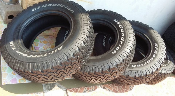 ขายยาง bf 265/70/16 ดอกดีปีเก่า ชุดละ 3500 บาท