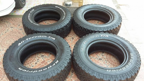 ขายยาง bf 265/70/16 ดอกดีปีเก่า ชุดละ 3500 บาท ขายยาง bf 265/70/16 ดอกดีปีเก่า ชุดละ 3500 บาท