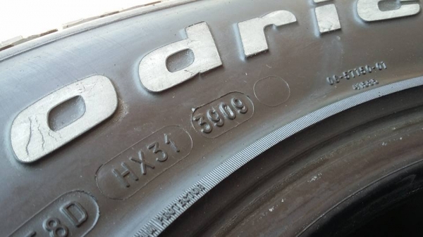 ขายยาง bf 265/70/16 ดอกดีปีเก่า ชุดละ 3500 บาท ขายยาง bf 265/70/16 ดอกดีปีเก่า ชุดละ 3500 บาท