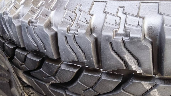 ขายล้อพร้อมยาง 245/70/16 ปี 15 ขายล้อพร้อมยาง 245/70/16 ปี 15