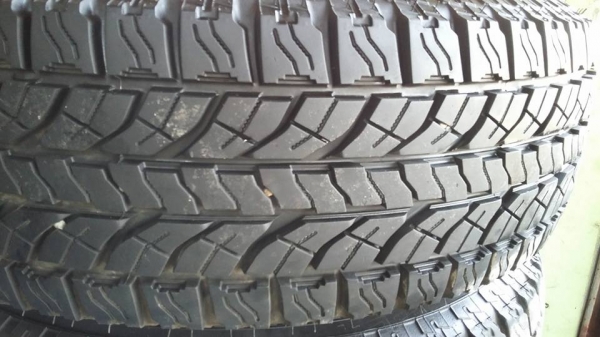 ขายล้อพร้อมยาง 245/70/16 ปี 15 ขายล้อพร้อมยาง 245/70/16 ปี 15