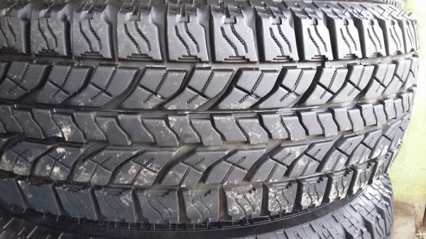 ขายล้อพร้อมยาง 245/70/16 ปี 15 ขายล้อพร้อมยาง 245/70/16 ปี 15