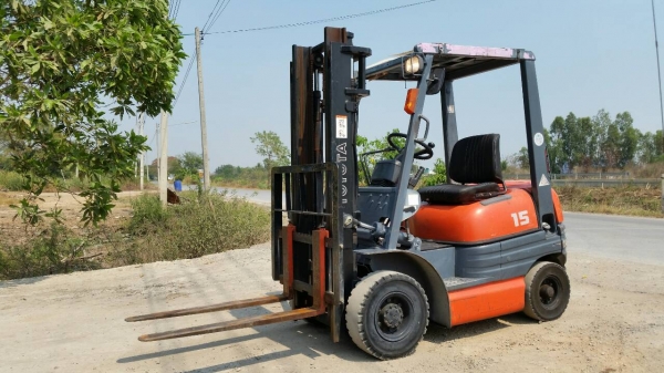 ขายด่วนรถยก TOYOTA 6FGยก1.5ตันเสาสูง3เมตรยางตัน4เส้นชั่วโม่งทำงานน้อยรถนอกยังไม่เคยใช้งานในเมืองไทยเลย=รุ่นใหม่ขายถูกๆๆ