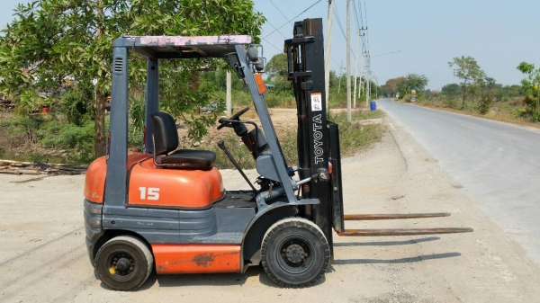 ขายด่วนรถยก TOYOTA 6FGยก1.5ตันเสาสูง3เมตรยางตัน4เส้นชั่วโม่งทำงานน้อยรถนอกยังไม่เคยใช้งานในเมืองไทยเลย=รุ่นใหม่ขายถูกๆๆ