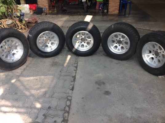 แม็กเก่าญี่ปุ่นพร้อมยาง 245/70R16 A/T ยกชุด5วง