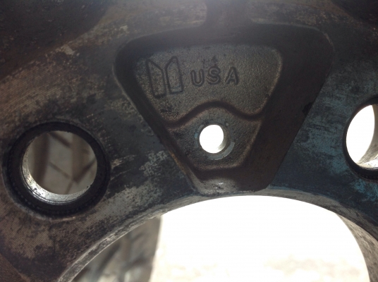 แม็กเก่าญี่ปุ่นพร้อมยาง 245/70R16 A/T ยกชุด5วง