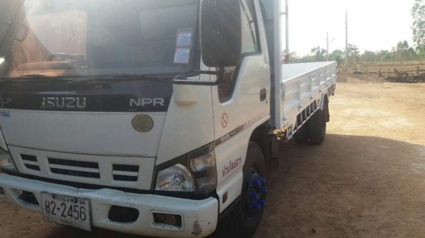 ขายรถ6ล้อ NPR130เทอร์โบ ปี50 ยาว5เมตร เครื่องดีแคชซีสวย ภายในสวย เอกสารพร้อมโอน สนใจโทร 090-8588220คุณนะ 093-3258446คุณบิว หรือเข้าดูสินค้าอื่นๆได้ที่ www.truck.in.th/498 หรือเพจFacebook ณรงค์ ซื้อขายรถมือสอง (เว็บไซต์ส่วนตัว) หรือFacebook คุณนะ รถบรรทุก