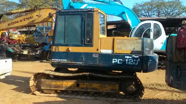ขายรถแบ็คโฮ Komatsu 120-3 สภาพเต็ม พร้อมใช้งาน ขายรถแบ็คโฮ Komatsu 120-3 สภาพเต็ม พร้อมใช้งาน
