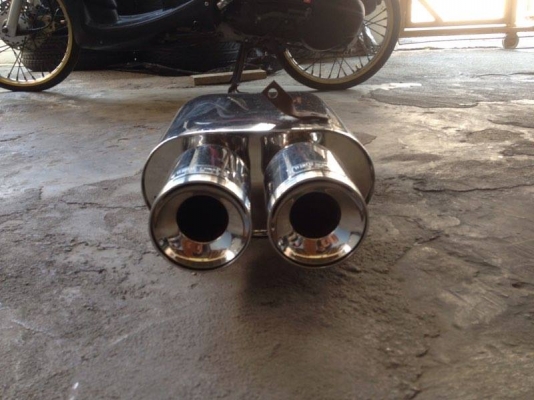 ขายท่อคู่ จากร้าน wiroj  header k9  1998 ใส้เยือง ขนาด1.8นิ้ว พักกลางยาว12นิ้ว ปลายท่อยาว6.5นิ้ว ปากท่อคู่กว้าง4นิ้ว ราคา2300บาท โทร0924462525โส กทม